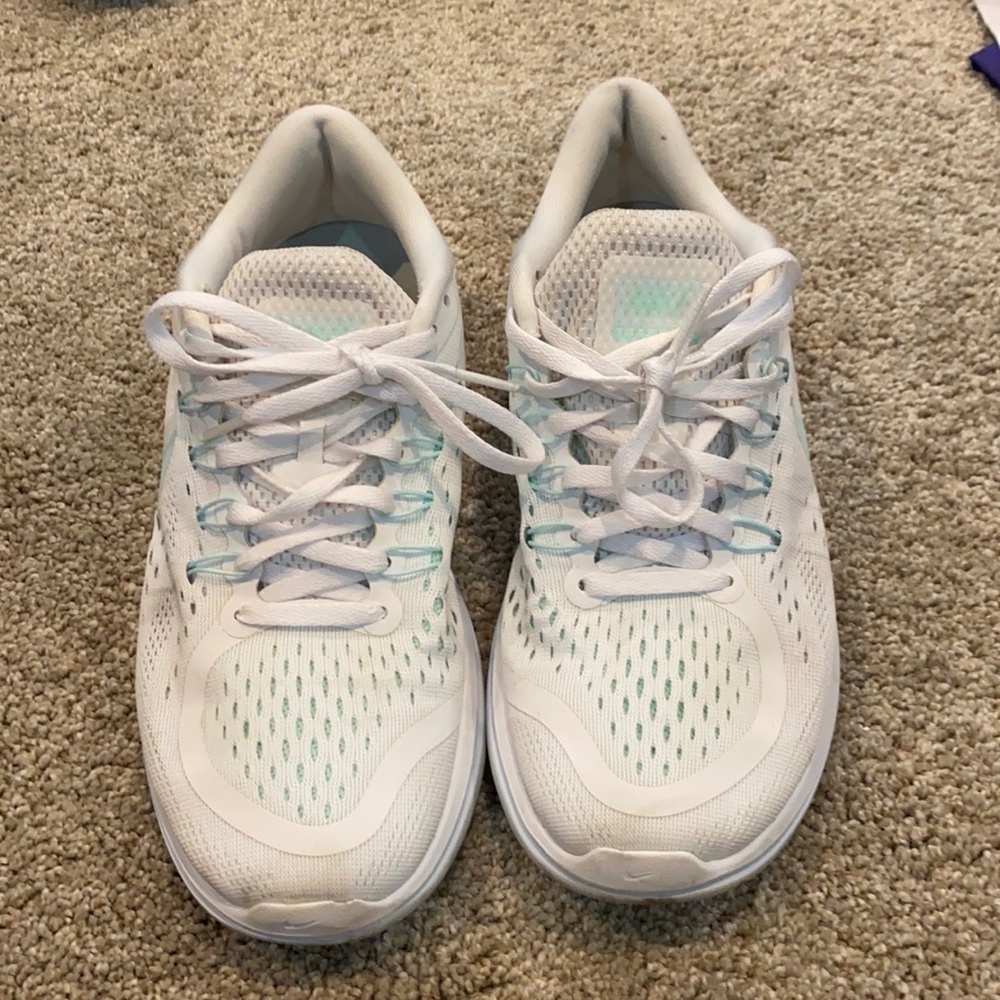 Nike Free Run Tennis Shoes